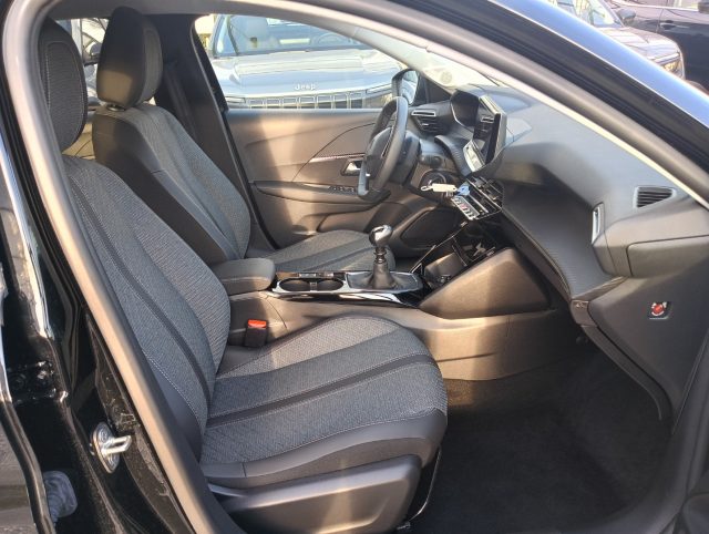 PEUGEOT 2008 usata, con Interni in pelle