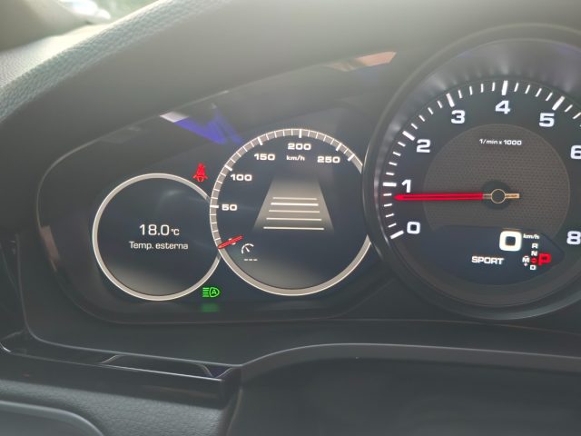 PORSCHE Cayenne usata, con Specchietti laterali elettrici