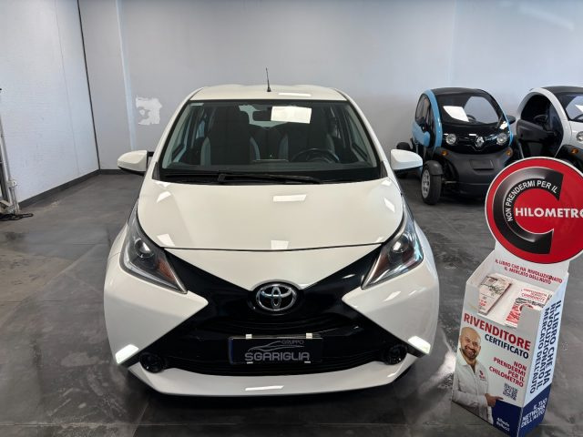 TOYOTA Aygo usata, con Luci diurne LED