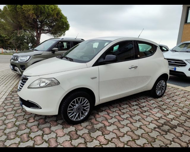 LANCIA Ypsilon usata, con Controllo trazione