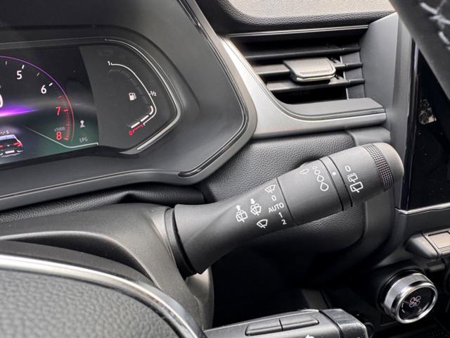 RENAULT Captur usata, con Sensori di parcheggio posteriori
