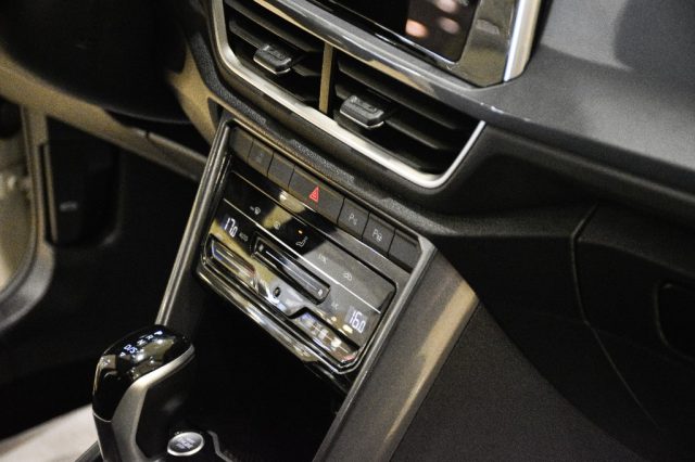 VOLKSWAGEN T-Roc usata, con Volante multifunzione