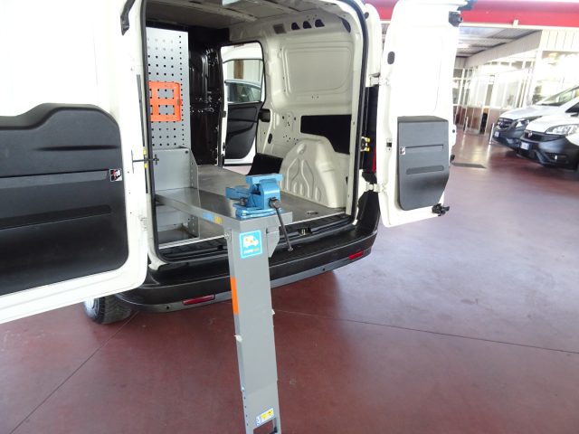 FIAT Doblo usata, con Park Distance Control