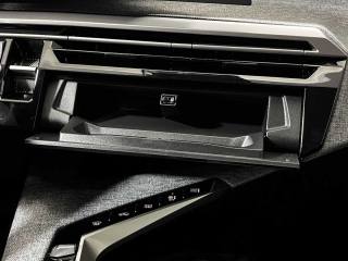 PEUGEOT 3008 usata, con Telecamera per parcheggio assistito