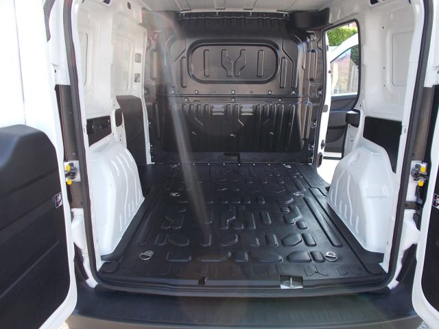 FIAT Doblo usata, con Autoradio digitale