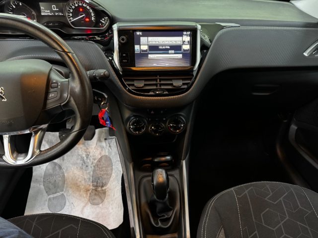 PEUGEOT 2008 usata, con Volante in pelle