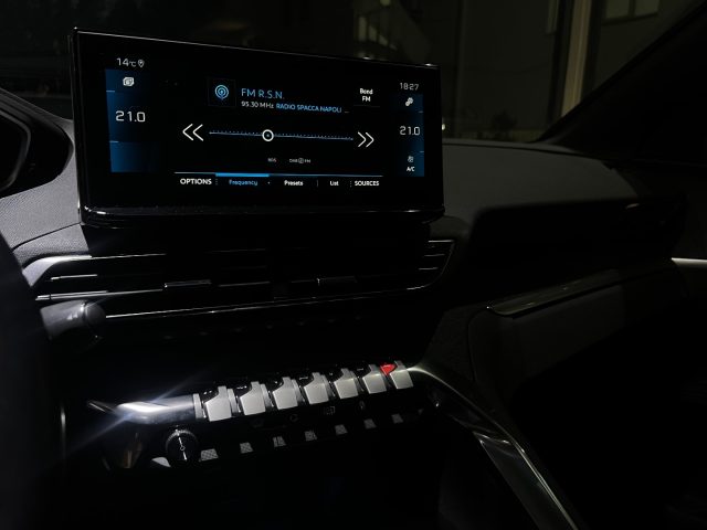 PEUGEOT 5008 usata, con Luci diurne LED