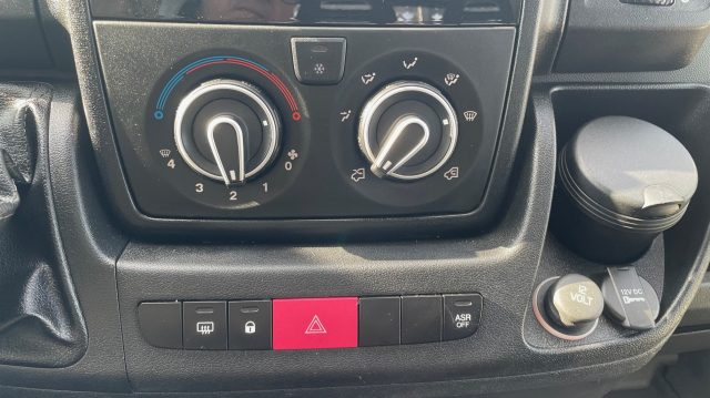 PEUGEOT Boxer usata, con USB