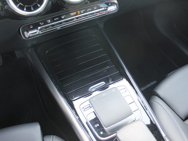 MERCEDES-BENZ B 180 usata, con Sistema di chiamata d