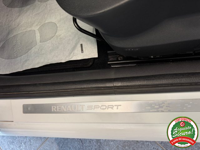 RENAULT Clio usata, con Volante in pelle