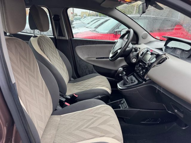 LANCIA Ypsilon usata, con Park Distance Control