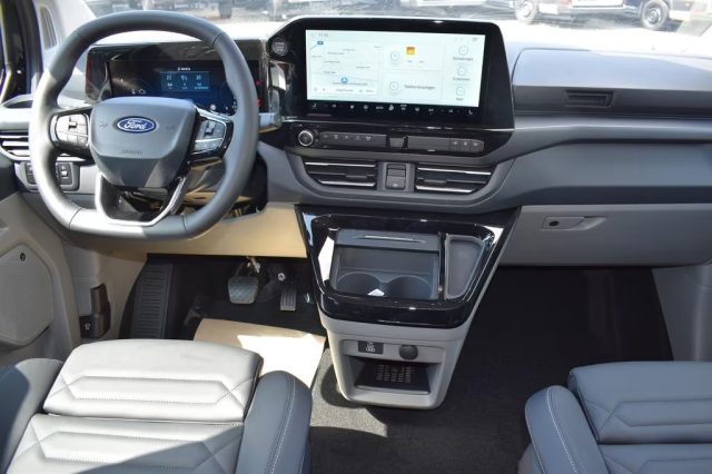 FORD Tourneo Custom usata, con Controllo automatico clima