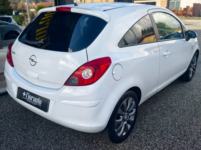 OPEL Corsa usata, con Airbag laterali