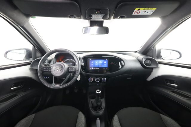TOYOTA Aygo X usata 9