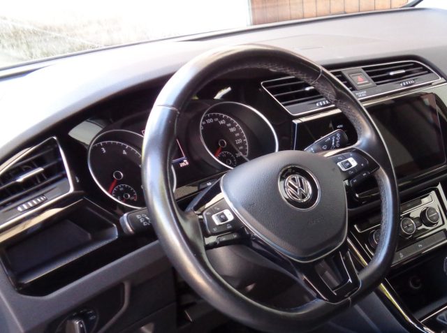 VOLKSWAGEN Touran usata, con Controllo trazione