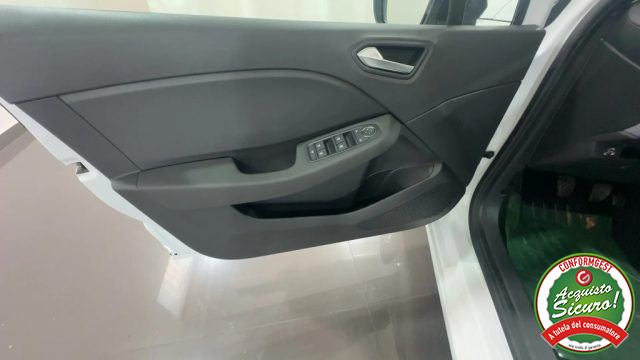 RENAULT Clio usata, con Fari LED