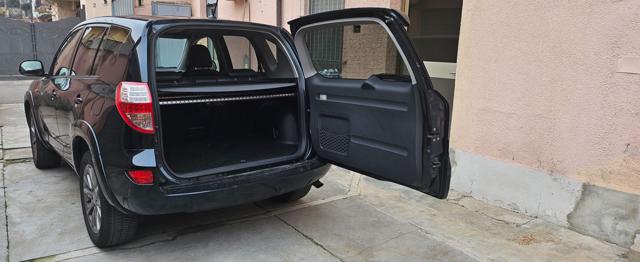 TOYOTA RAV 4 usata, con Cerchi in lega