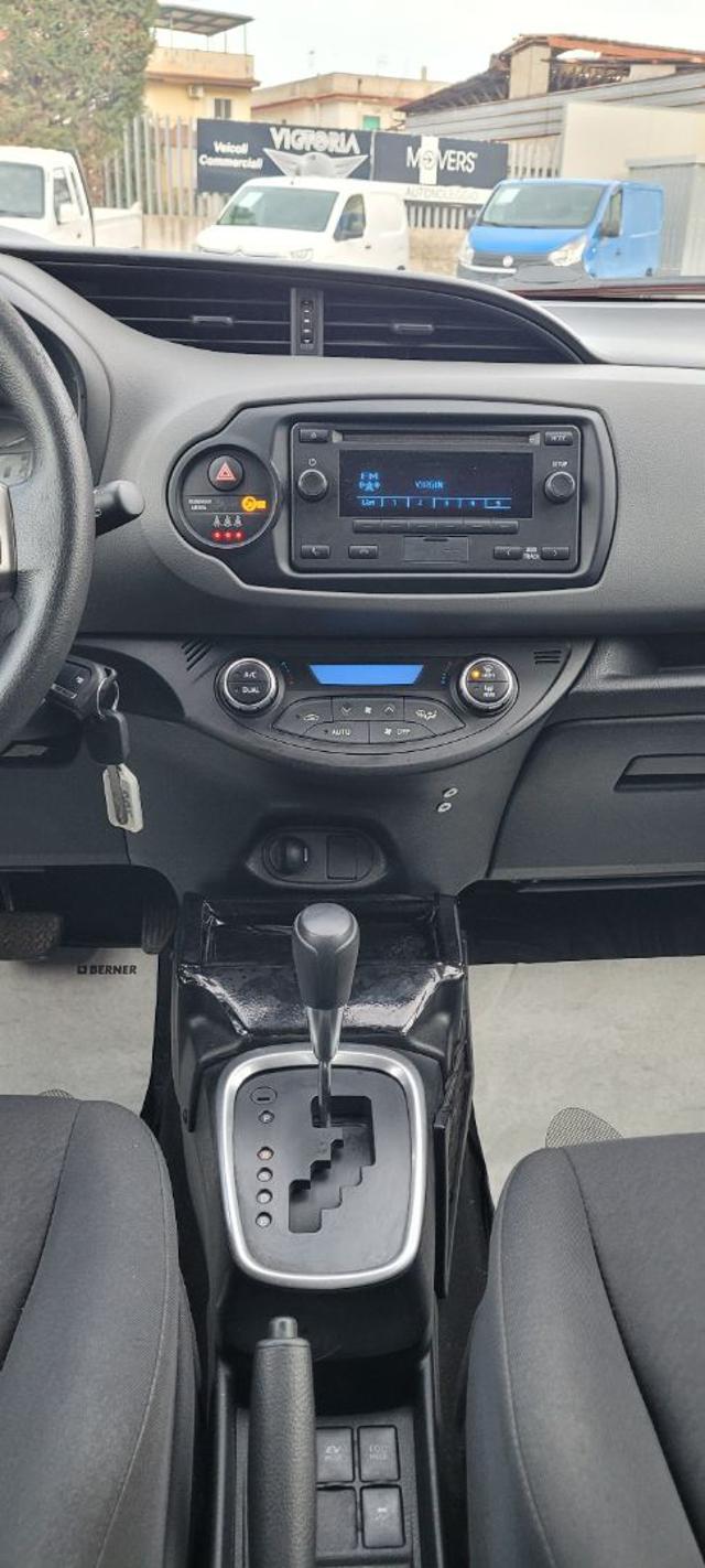 TOYOTA Yaris usata, con ESP