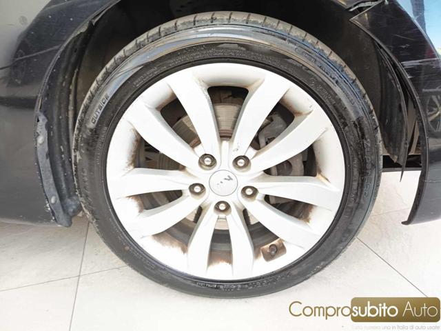 KIA Carens usata, con Sedile posteriore sdoppiato