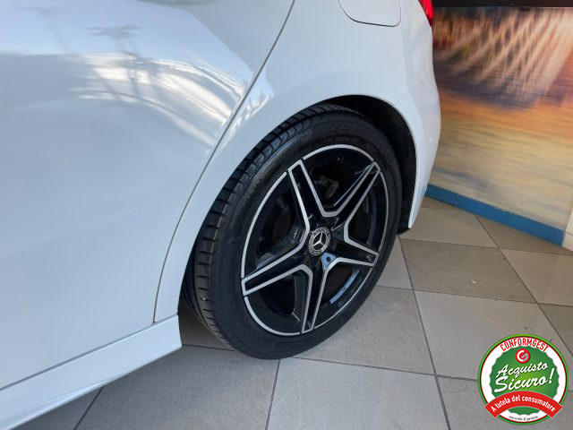 MERCEDES-BENZ A 180 usata, con Tettuccio apribile