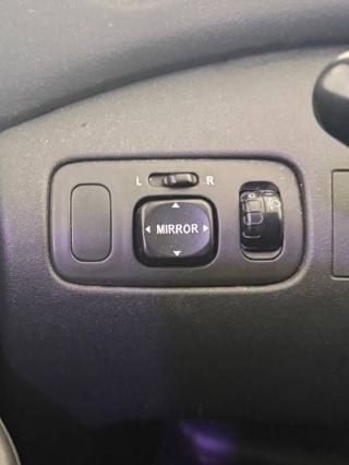 TOYOTA Yaris usata 12