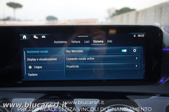 MERCEDES-BENZ CLA 220 usata, con Frenata d