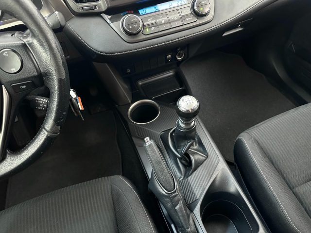TOYOTA RAV 4 usata, con Controllo automatico clima