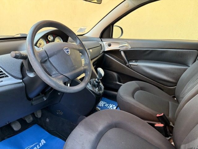 LANCIA Ypsilon usata, con Autoradio