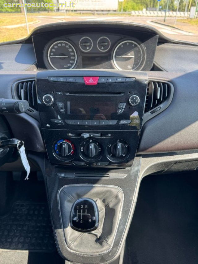 LANCIA Ypsilon usata, con ESP