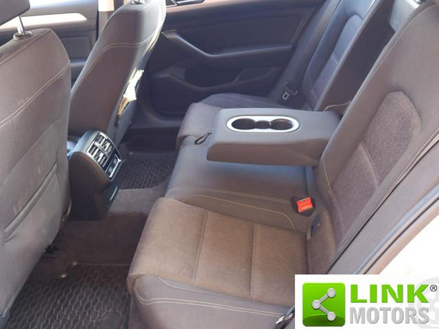 VOLKSWAGEN Passat usata 19
