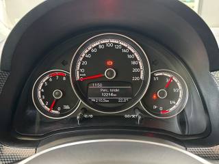 VOLKSWAGEN up! usata, con Autoradio digitale