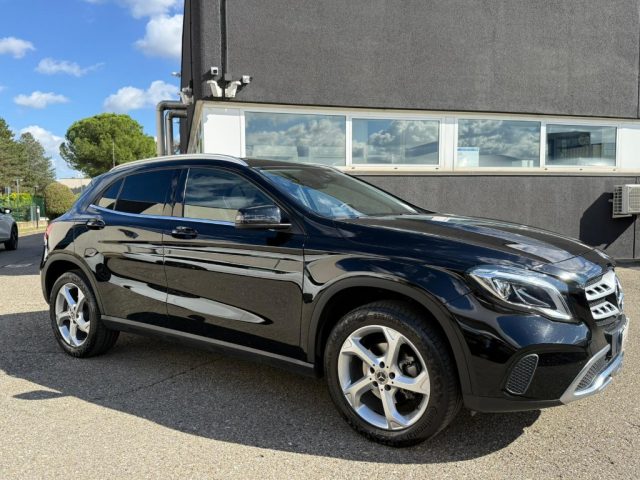 MERCEDES-BENZ GLA 180 usata, con Alzacristalli elettrici