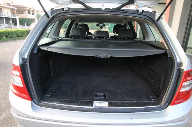 MERCEDES-BENZ C 220 usata 26