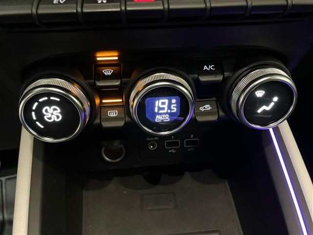 RENAULT Clio usata, con Hill holder