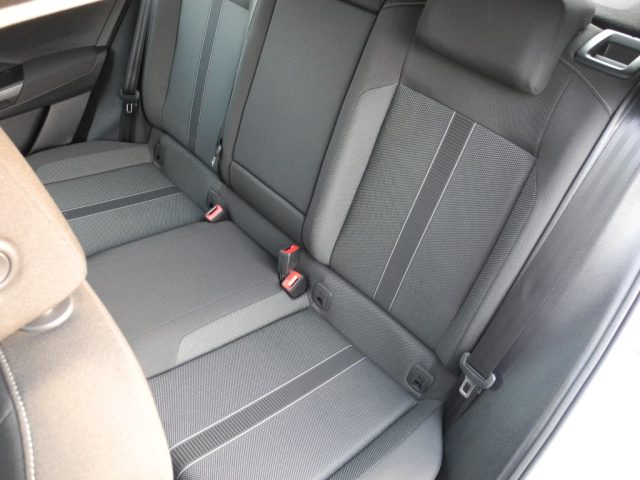 VOLKSWAGEN T-Roc usata, con Sistema di parcheggio automatico