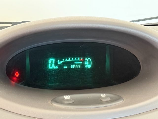 TOYOTA Yaris usata 14
