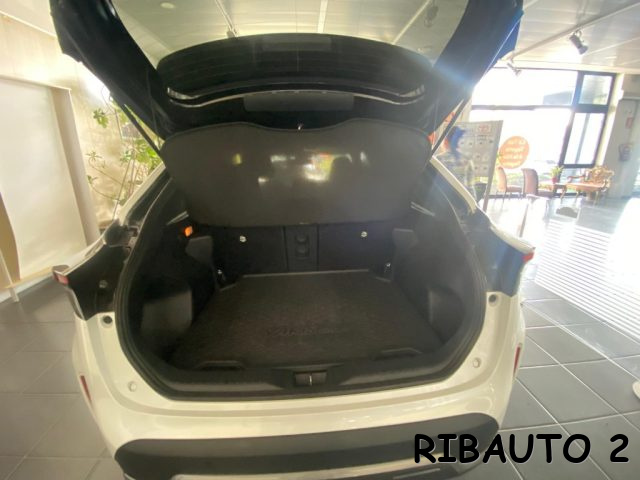 TOYOTA Yaris Cross usata, con Autoradio digitale