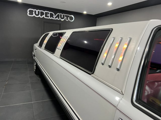 LINCOLN Town Car usata, con Controllo trazione