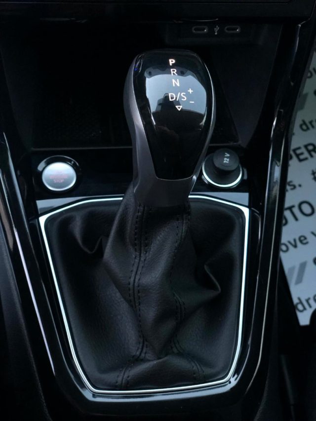 VOLKSWAGEN T-Cross usata, con Volante multifunzione