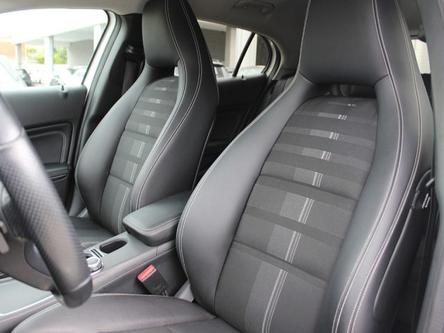 MERCEDES-BENZ GLA 200 usata, con Controllo automatico clima