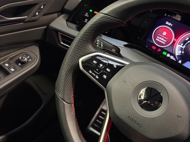 VOLKSWAGEN Golf usata, con Luci diurne LED