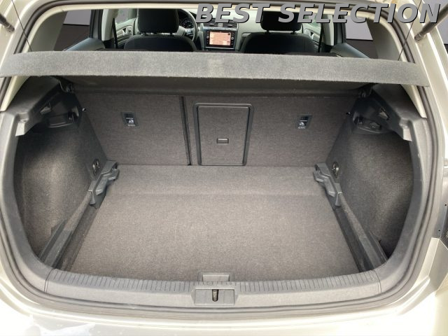 VOLKSWAGEN Golf usata, con Controllo automatico clima