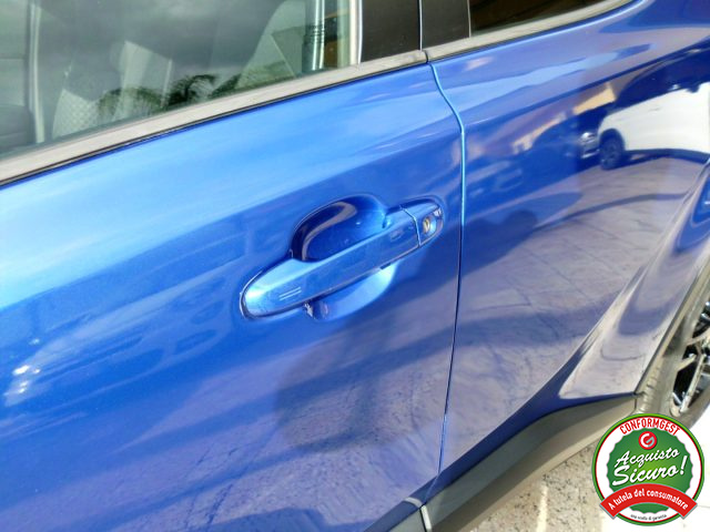 TOYOTA C-HR usata, con Autoradio digitale