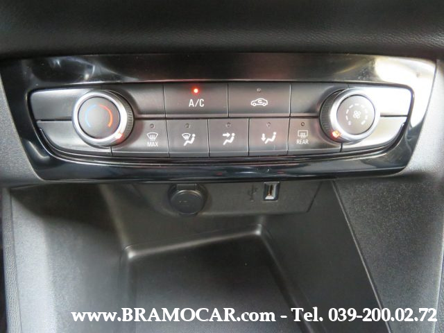 OPEL Corsa usata, con Touch screen