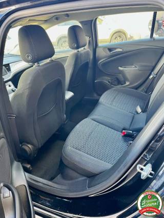 OPEL Astra usata, con Vetri oscurati