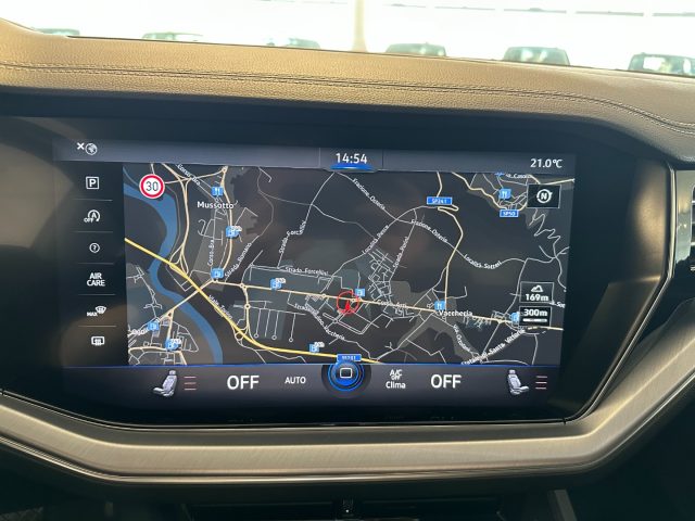 VOLKSWAGEN Touareg usata, con Park Distance Control