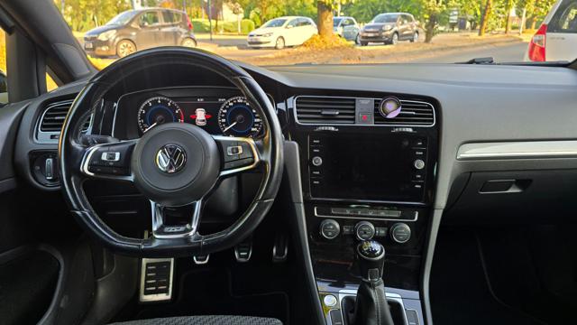 VOLKSWAGEN Golf usata, con Park Distance Control