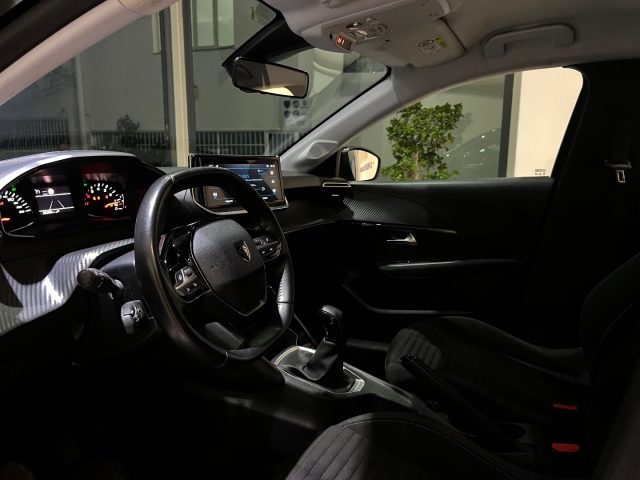 PEUGEOT 208 usata, con MP3