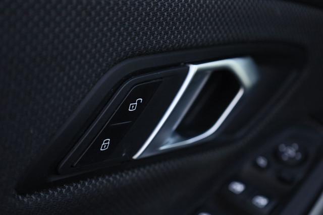 BMW 318 usata, con Fari Xenon