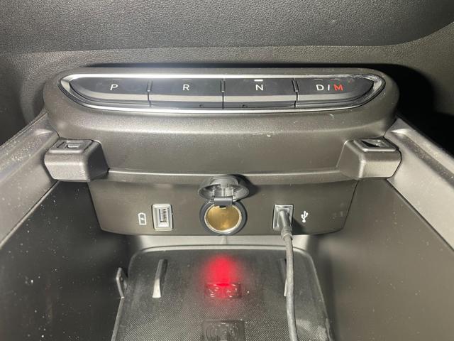 JEEP Avenger usata, con USB